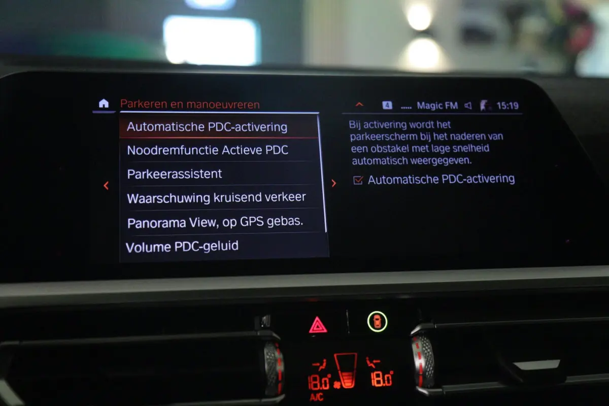 330i High Executive M PAKKET /LASER/PANO/SFEER/HUD/H-K/VOL