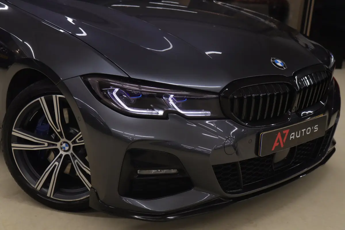330i High Executive M PAKKET /LASER/PANO/SFEER/HUD/H-K/VOL