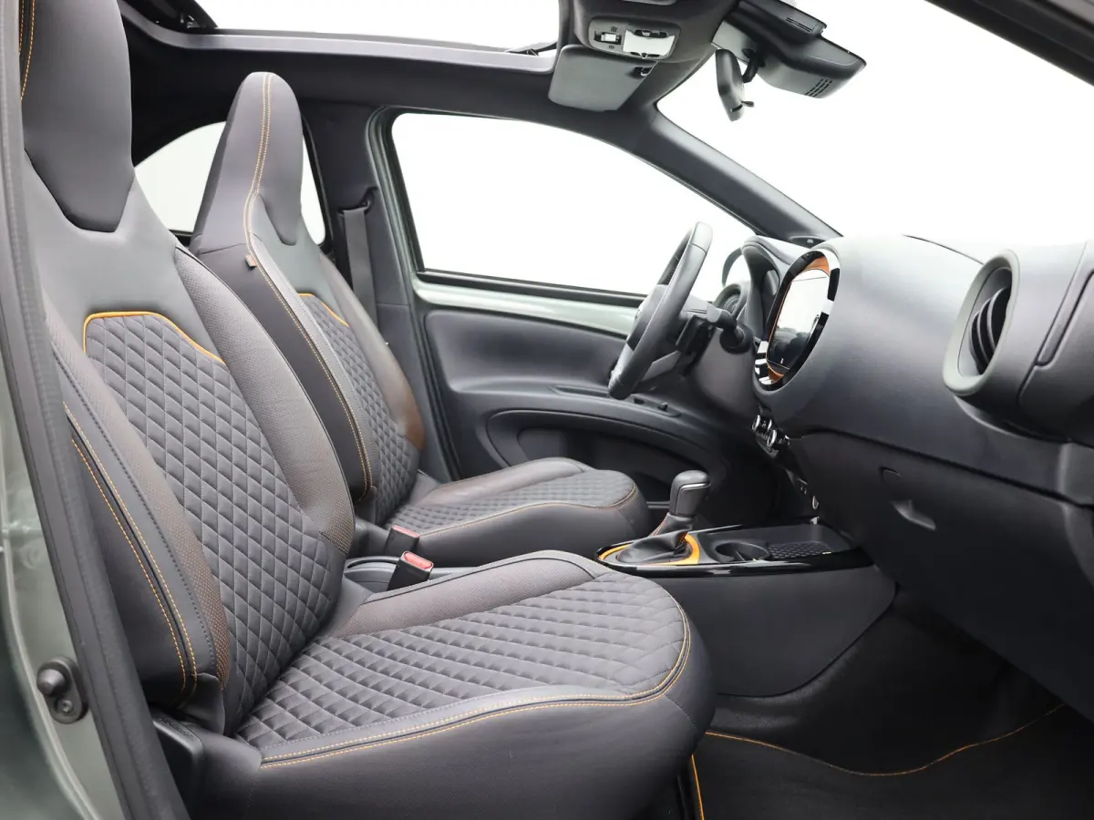 1.0 VVT-i S-CVT Limited | Vouwdak | Keyless | JBL | Stoel verw. | Camera | Prijs Rijklaar!!