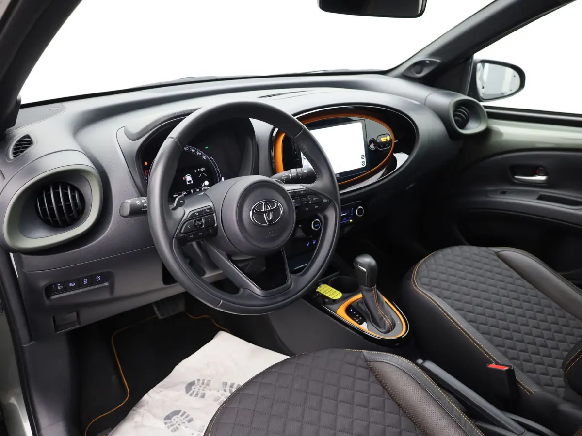 1.0 VVT-i S-CVT Limited | Vouwdak | Keyless | JBL | Stoel verw. | Camera | Prijs Rijklaar!!