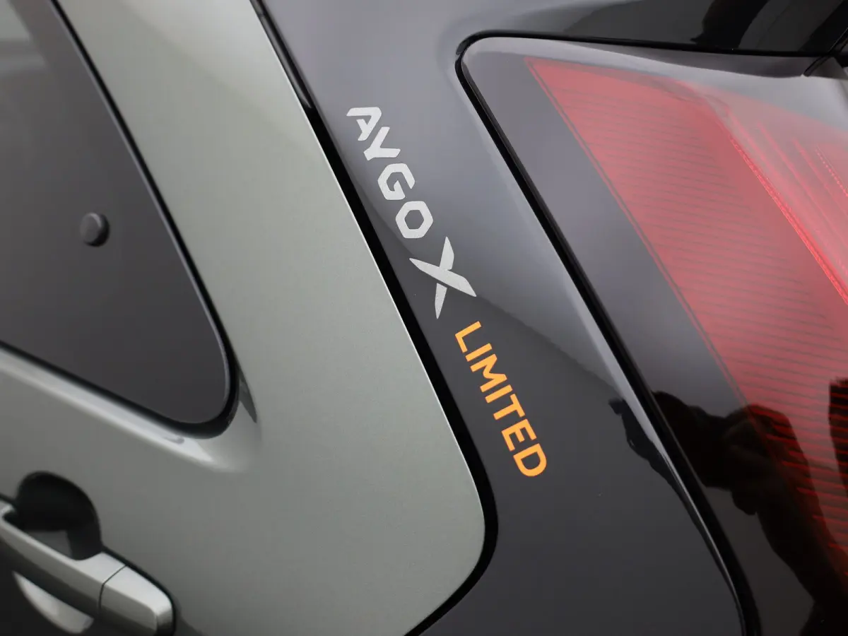 1.0 VVT-i S-CVT Limited | Vouwdak | Keyless | JBL | Stoel verw. | Camera | Prijs Rijklaar!!