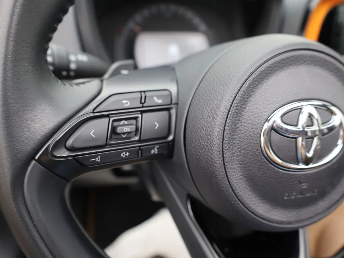 1.0 VVT-i S-CVT Limited | Vouwdak | Keyless | JBL | Stoel verw. | Camera | Prijs Rijklaar!!