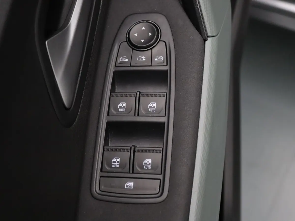 155pk Hybrid Extreme Apple Carplay/Android Auto | Climate