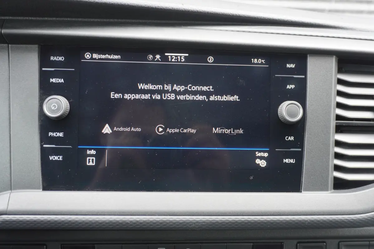 110pk L2H1 Navigatie Achterdeuren Apple carplay LED Camera Parkeersensoren ACC Cruise control