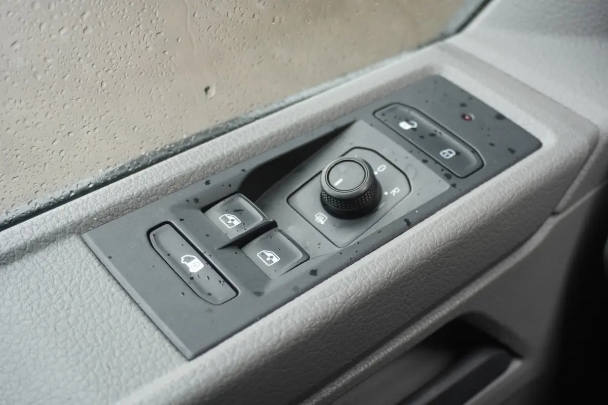 110pk L2H1 Navigatie Achterdeuren Apple carplay LED Camera Parkeersensoren ACC Cruise control