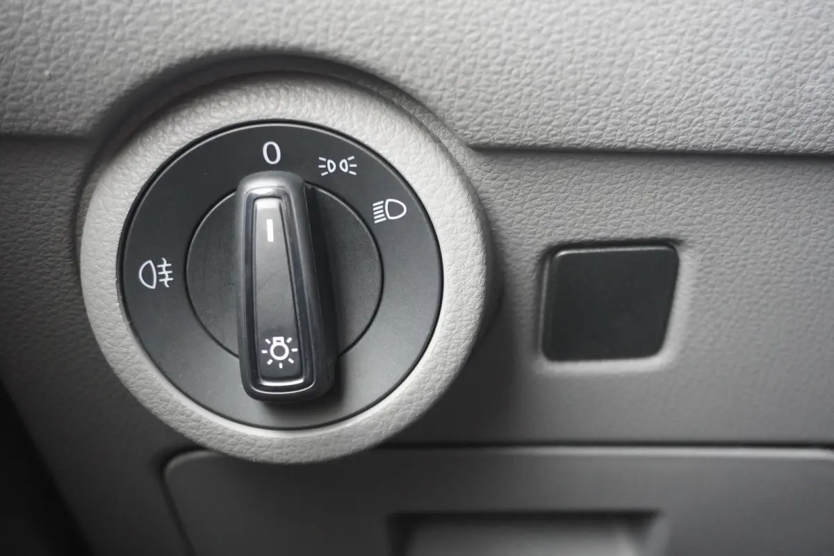 110pk L2H1 Navigatie Achterdeuren Apple carplay LED Camera Parkeersensoren ACC Cruise control