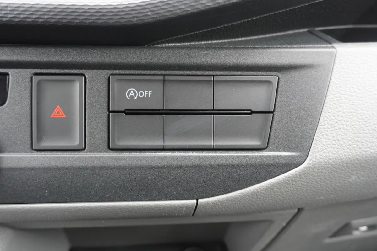 110pk L2H1 Navigatie Achterdeuren Apple carplay LED Camera Parkeersensoren ACC Cruise control