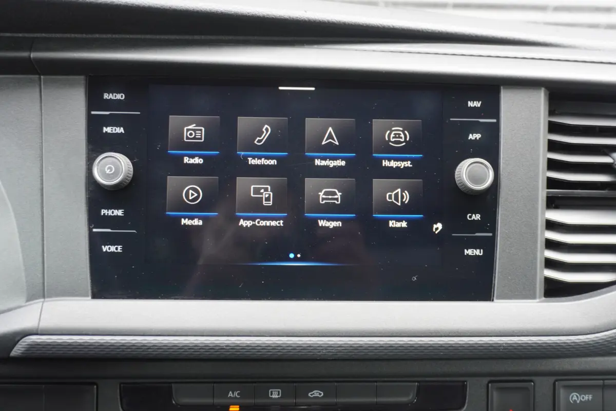 110pk L2H1 Navigatie Achterdeuren Apple carplay LED Camera Parkeersensoren ACC Cruise control