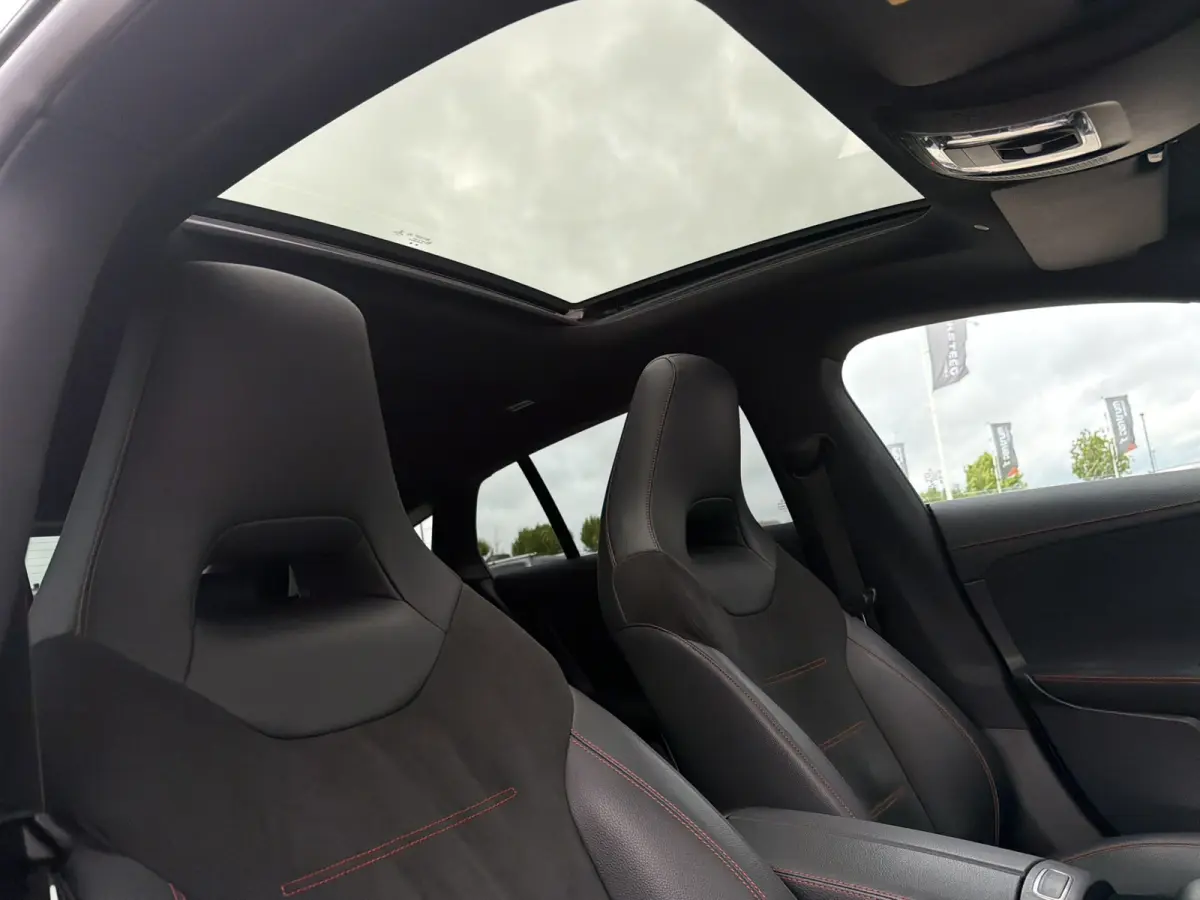 250 e AMG Line | Panoramadak | Elek. Trekhaak | Sfeerverlichting | Widescreen | Carplay | LED