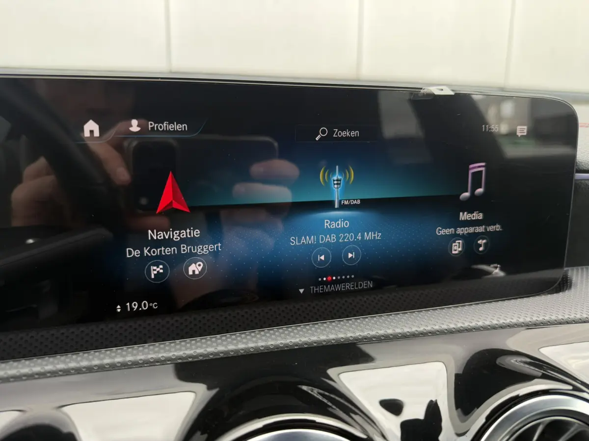 250 e AMG Line | Panoramadak | Elek. Trekhaak | Sfeerverlichting | Widescreen | Carplay | LED