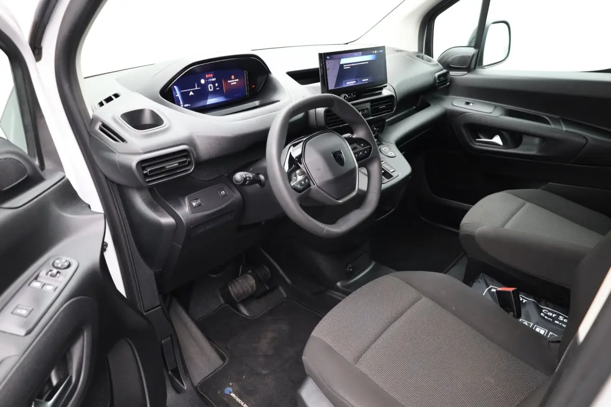 1.5 BlueHDi 130 EAT8 S&S L1 | Navi | Camera | Airco | Cruise control | Dodehoek detectie | Trekhaak |