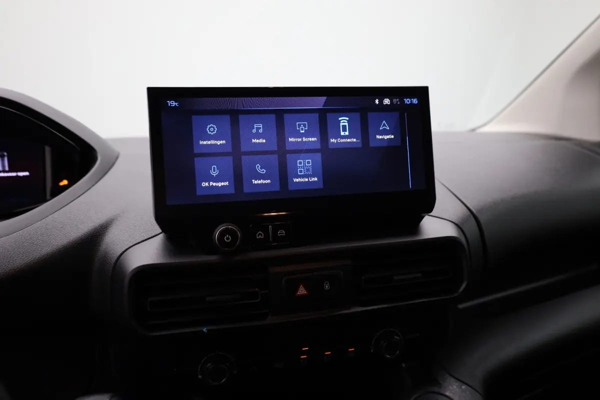 1.5 BlueHDi 130 EAT8 S&S L1 | Navi | Camera | Airco | Cruise control | Dodehoek detectie | Trekhaak |