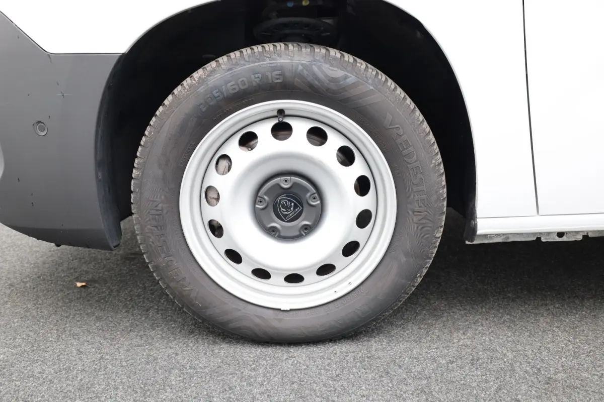 1.5 BlueHDi 130 EAT8 S&S L1 | Navi | Camera | Airco | Cruise control | Dodehoek detectie | Trekhaak |