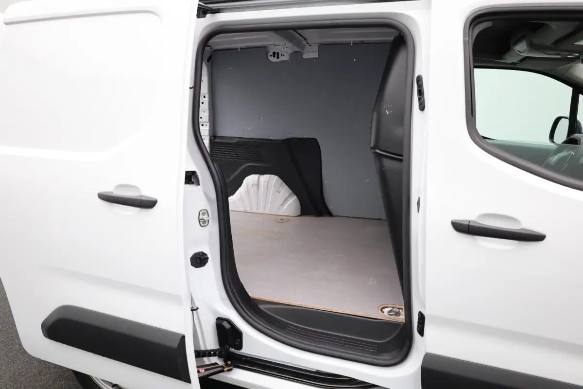 1.5 BlueHDi 130 EAT8 S&S L1 | Navi | Camera | Airco | Cruise control | Dodehoek detectie | Trekhaak |