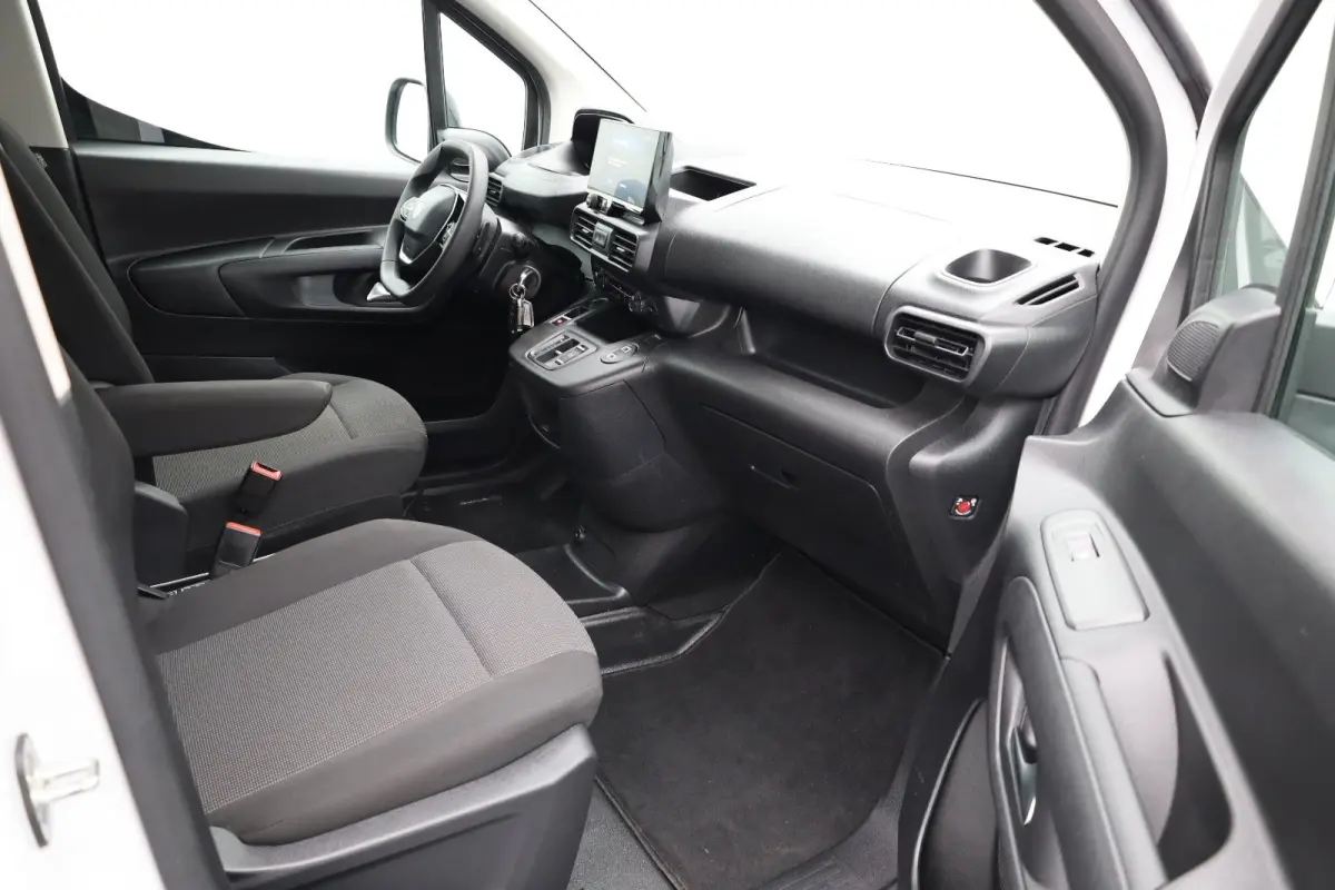 1.5 BlueHDi 130 EAT8 S&S L1 | Navi | Camera | Airco | Cruise control | Dodehoek detectie | Trekhaak |