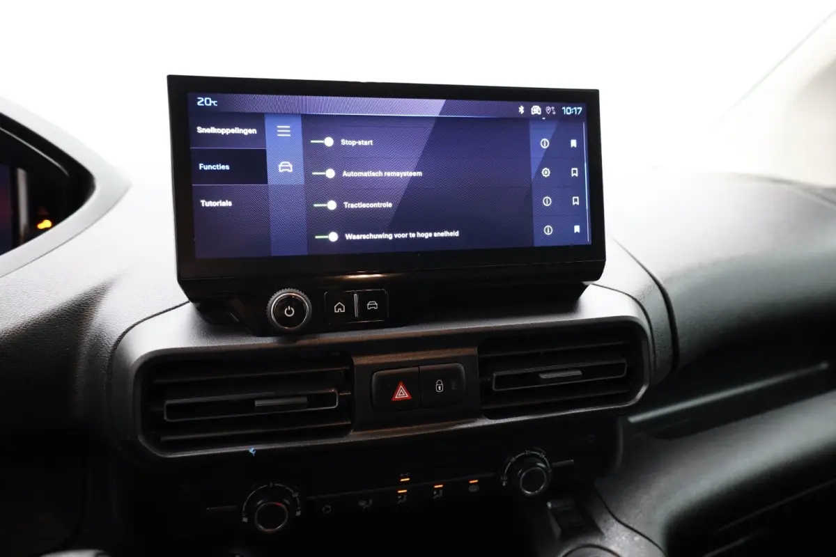 1.5 BlueHDi 130 EAT8 S&S L1 | Navi | Camera | Airco | Cruise control | Dodehoek detectie | Trekhaak |