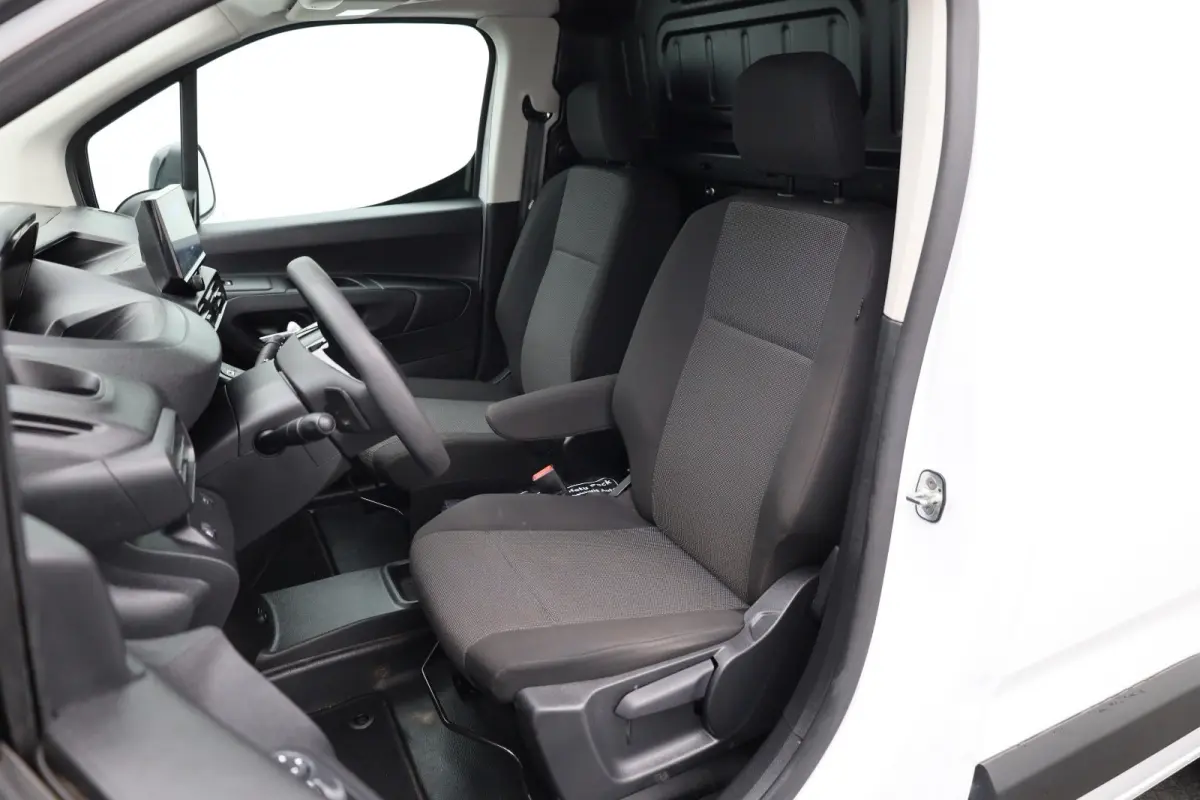 1.5 BlueHDi 130 EAT8 S&S L1 | Navi | Camera | Airco | Cruise control | Dodehoek detectie | Trekhaak |