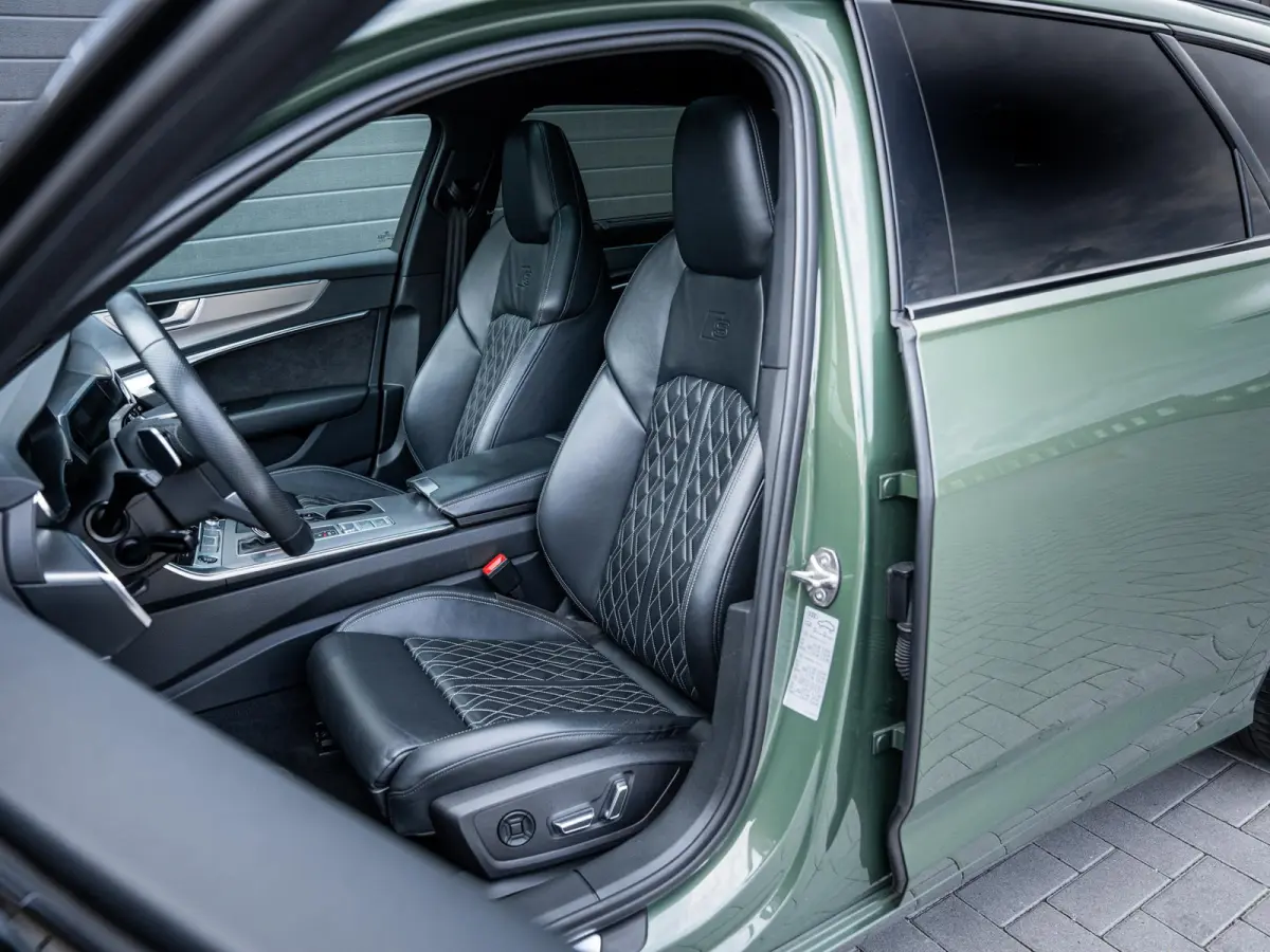 C8 55 TFSI e quattro Competition - RS seat l Matrix l Pano l HUD l 360cam