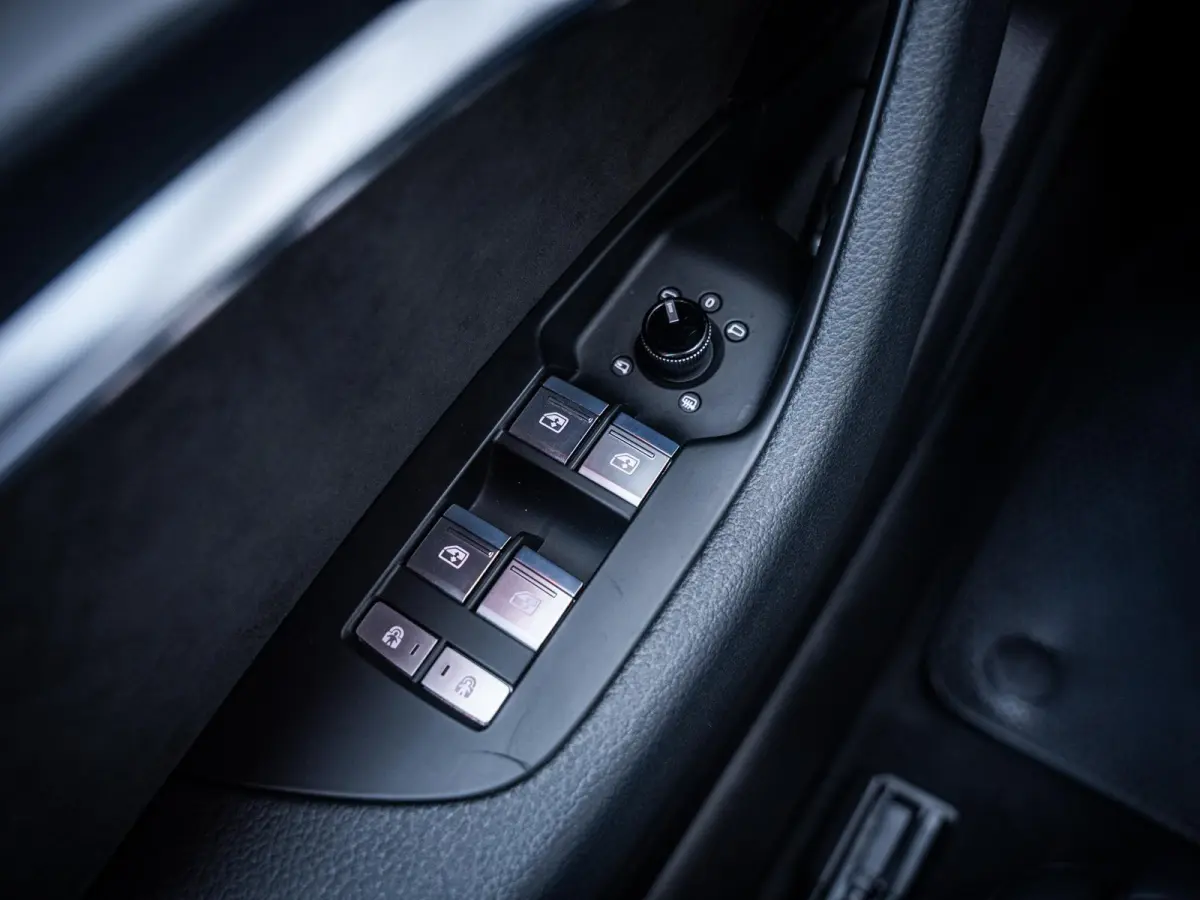 C8 55 TFSI e quattro Competition - RS seat l Matrix l Pano l HUD l 360cam