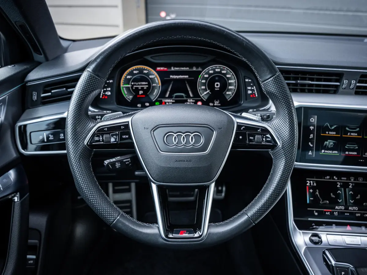 C8 55 TFSI e quattro Competition - RS seat l Matrix l Pano l HUD l 360cam