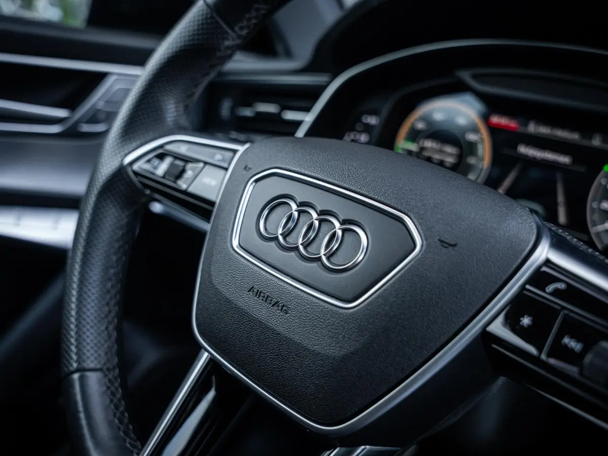 C8 55 TFSI e quattro Competition - RS seat l Matrix l Pano l HUD l 360cam