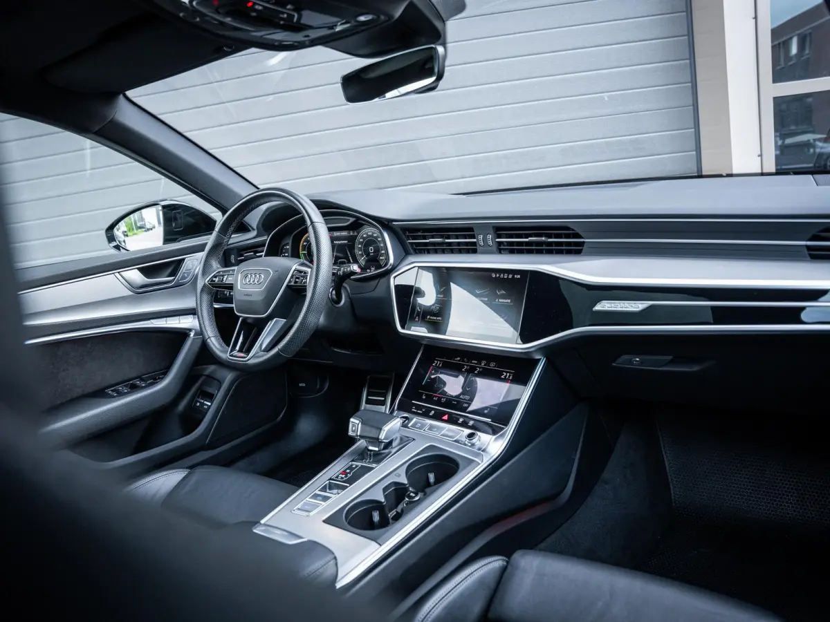 C8 55 TFSI e quattro Competition - RS seat l Matrix l Pano l HUD l 360cam