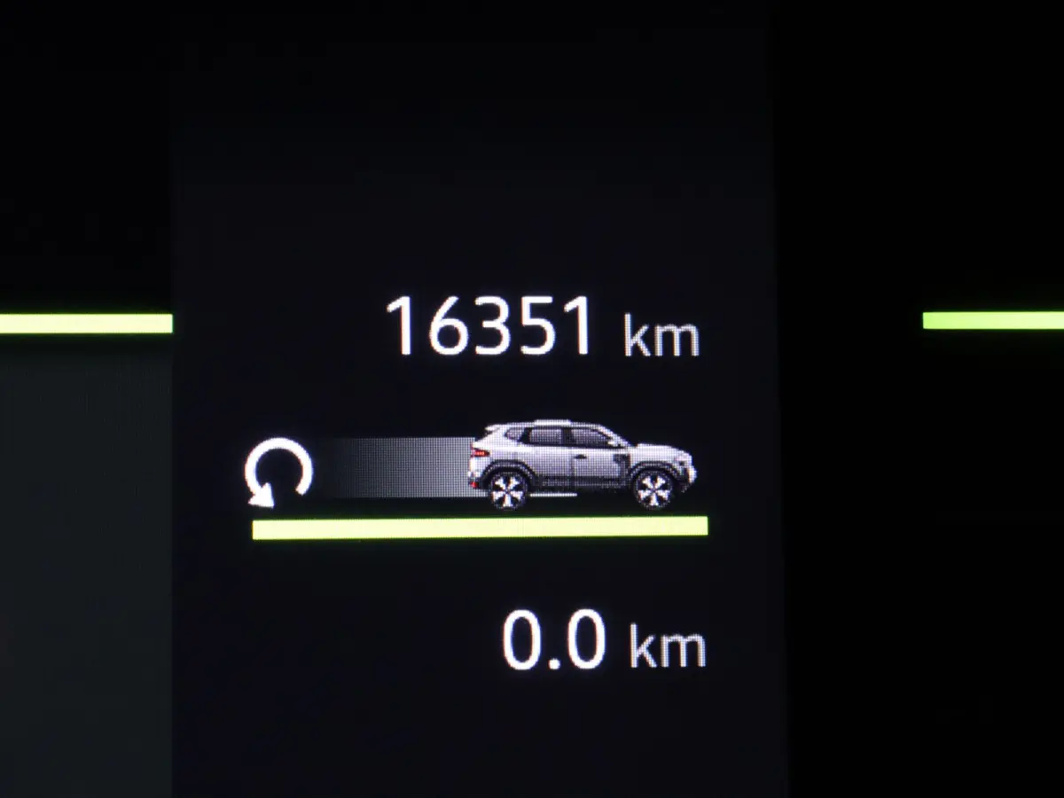 140pk Hybrid Journey Apple Carplay/Android Auto | Climate