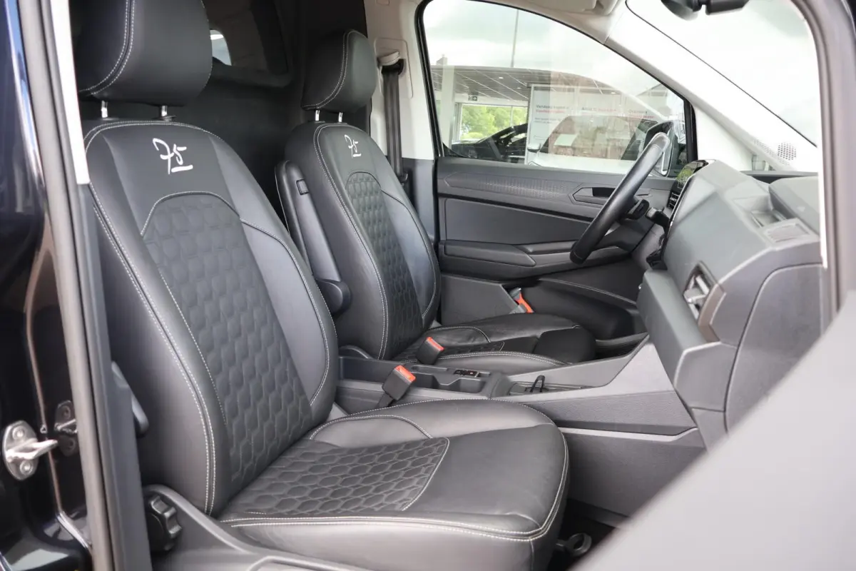 2.0 TDI 122pk DSG 75 Edition | Navigatie | Leder | Camera | PDC | Carplay
