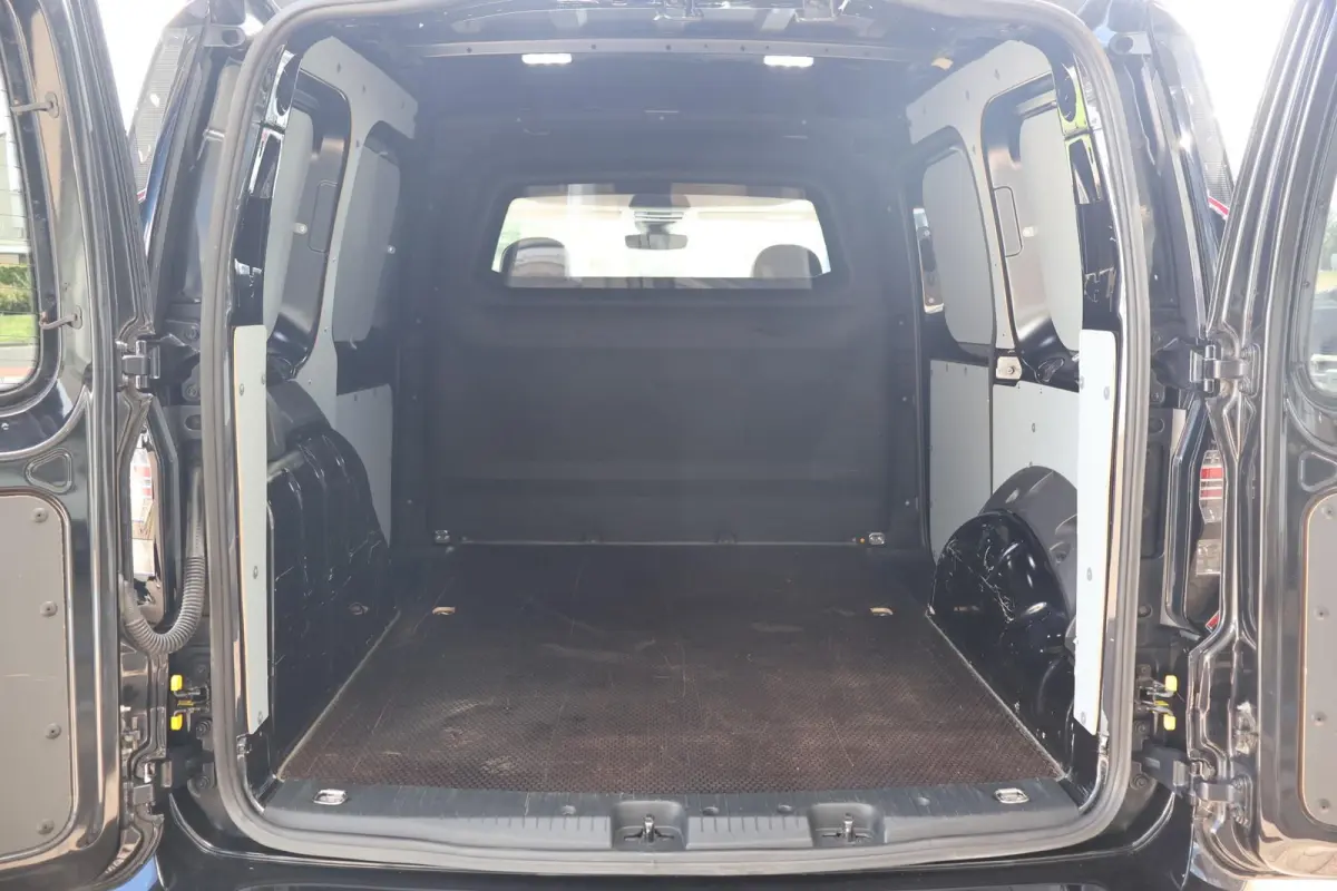 2.0 TDI 122pk DSG 75 Edition | Navigatie | Leder | Camera | PDC | Carplay