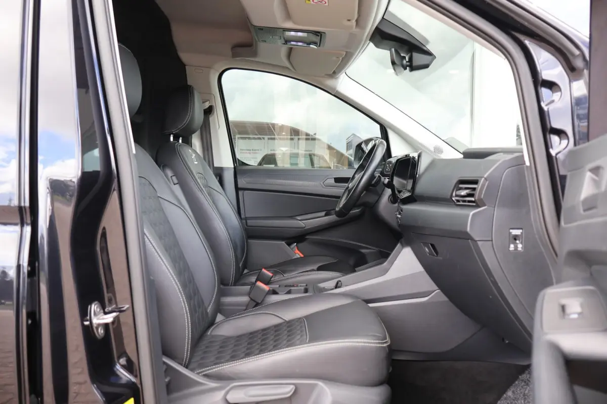 2.0 TDI 122pk DSG 75 Edition | Navigatie | Leder | Camera | PDC | Carplay