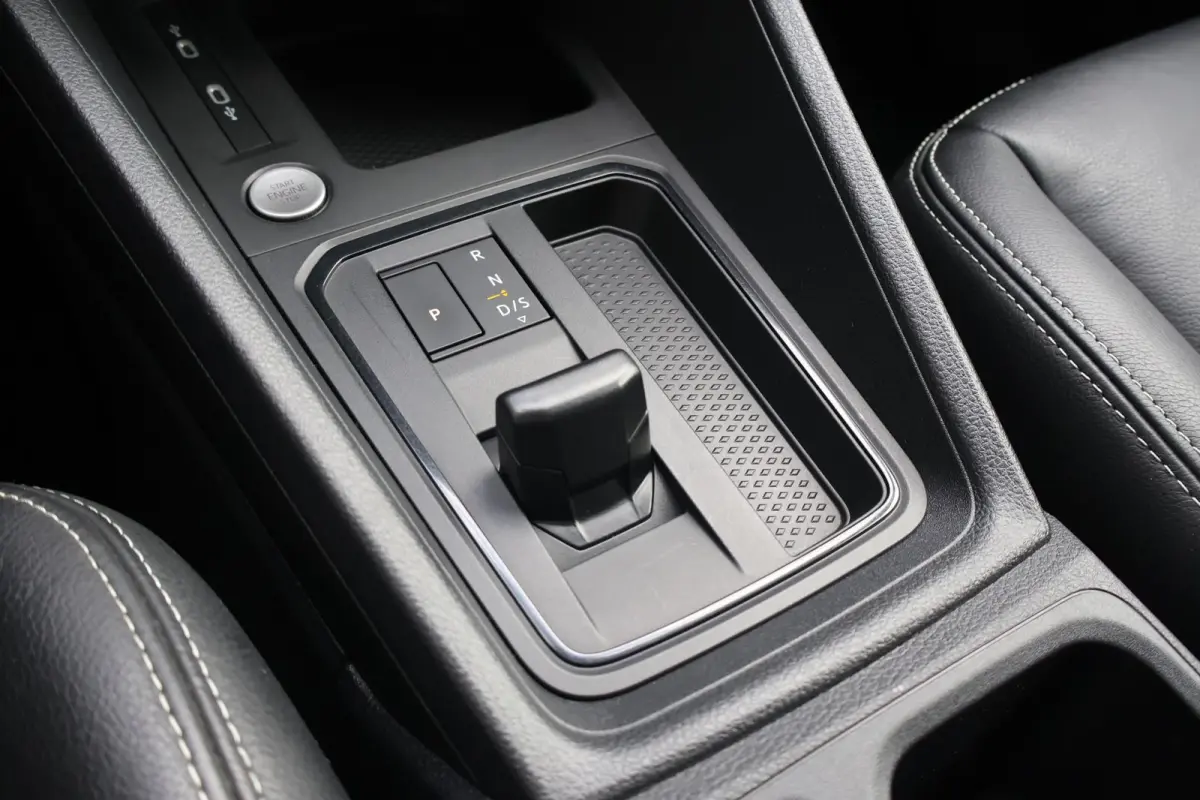 2.0 TDI 122pk DSG 75 Edition | Navigatie | Leder | Camera | PDC | Carplay