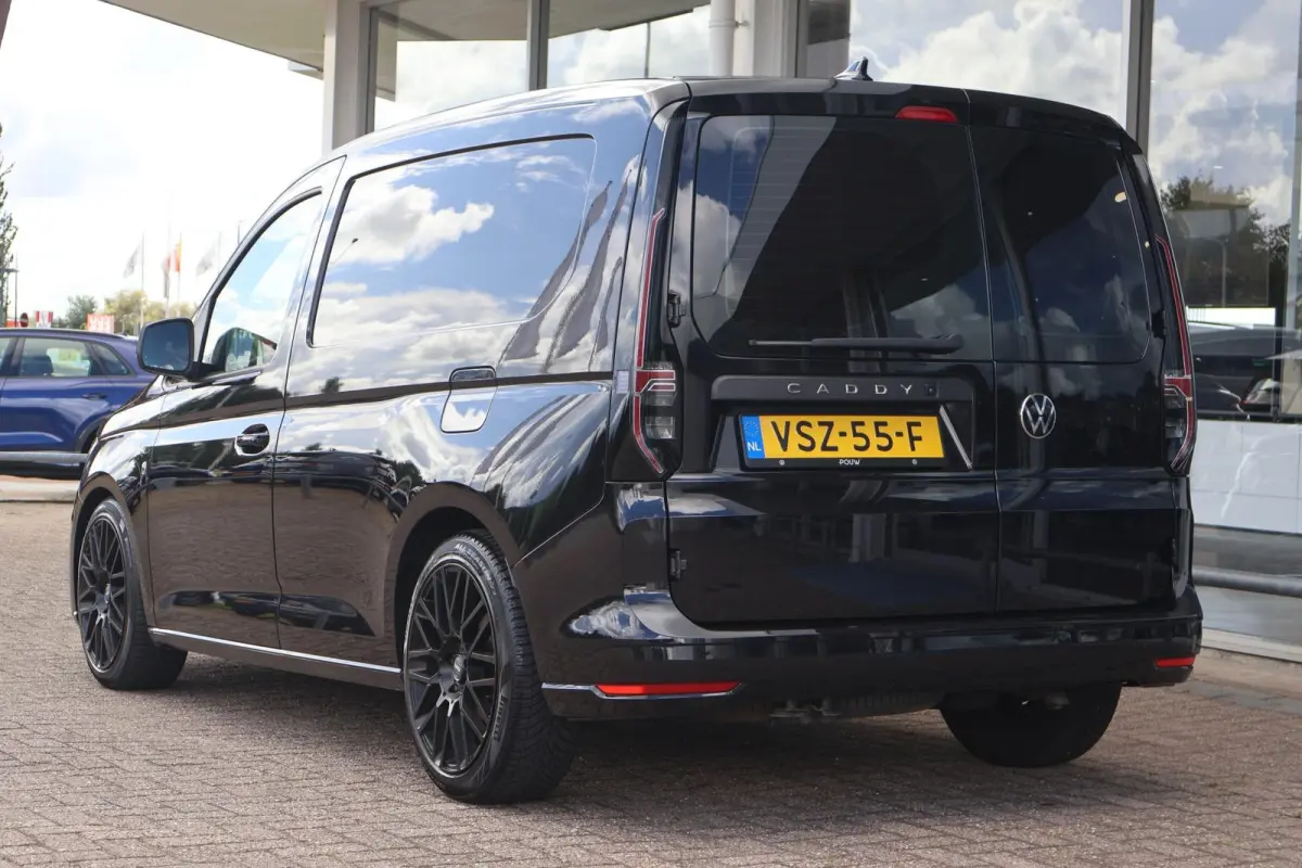 2.0 TDI 122pk DSG 75 Edition | Navigatie | Leder | Camera | PDC | Carplay