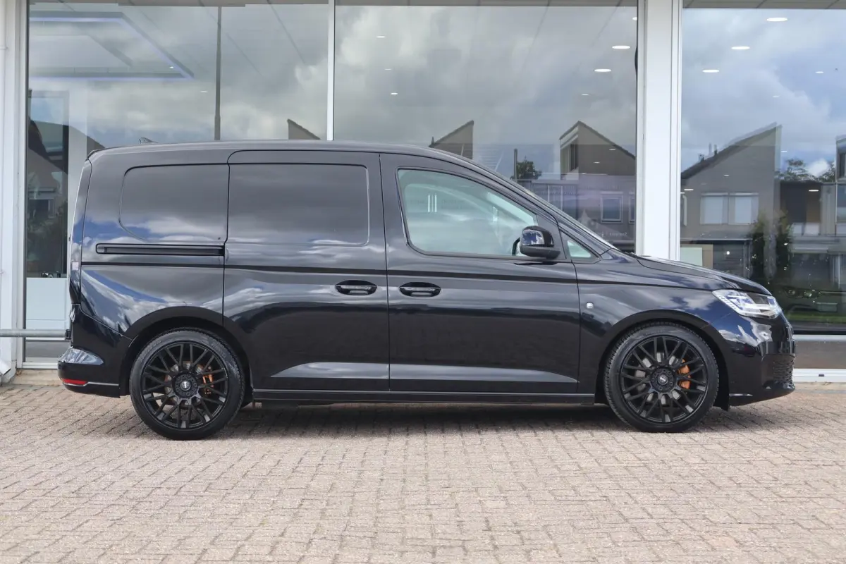 2.0 TDI 122pk DSG 75 Edition | Navigatie | Leder | Camera | PDC | Carplay