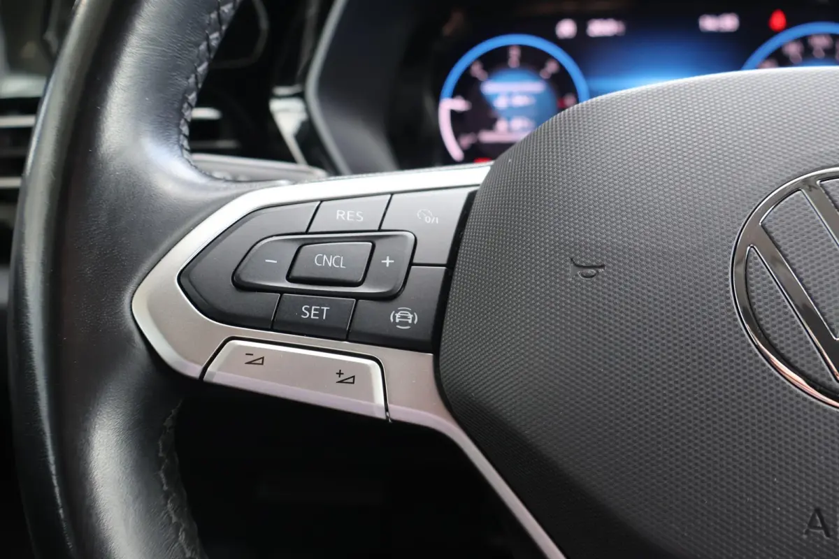 2.0 TDI 122pk DSG 75 Edition | Navigatie | Leder | Camera | PDC | Carplay