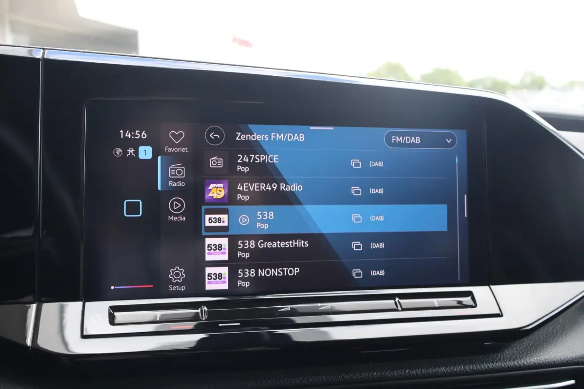 2.0 TDI 122pk DSG 75 Edition | Navigatie | Leder | Camera | PDC | Carplay