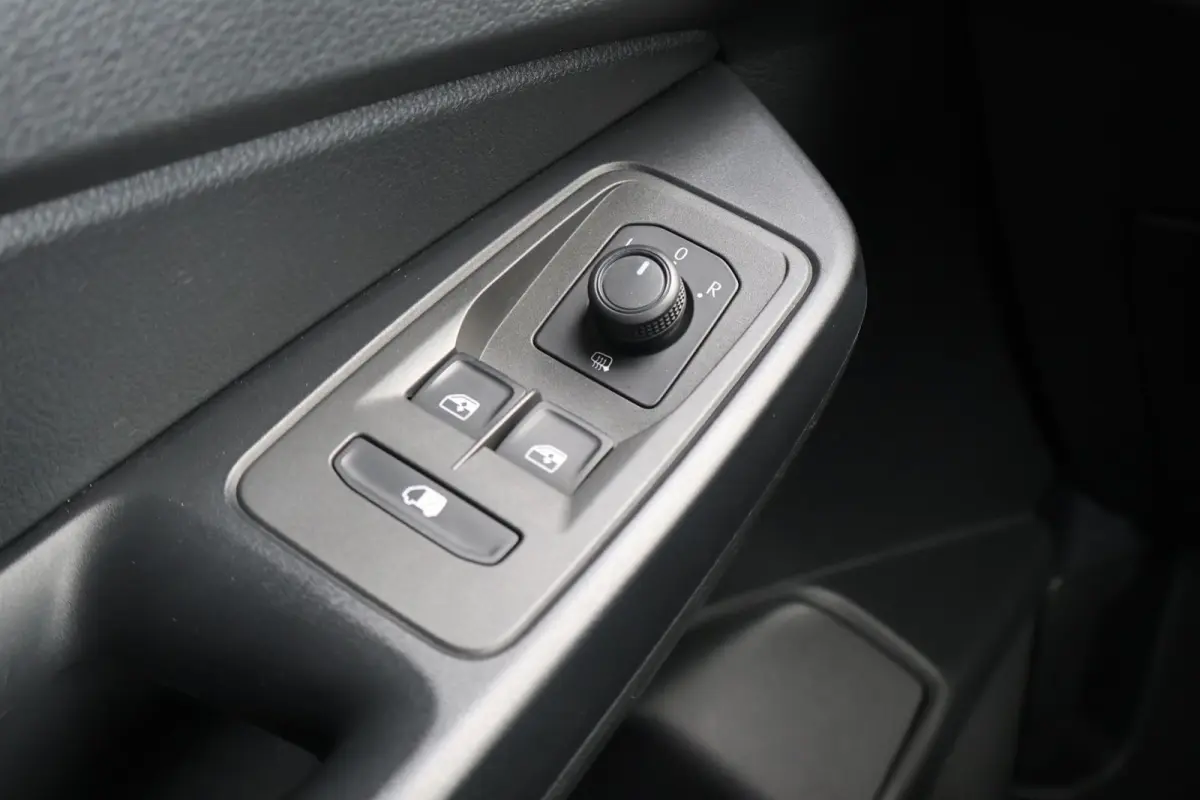 2.0 TDI 122pk DSG 75 Edition | Navigatie | Leder | Camera | PDC | Carplay