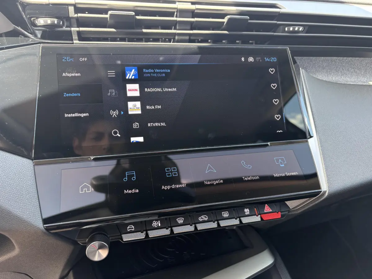 1.2 Hybrid 145 e-DCS6 Allure | 360 Camera | Adaptieve Cruise Control | Navigatie | Apple Carplay/Android Auto