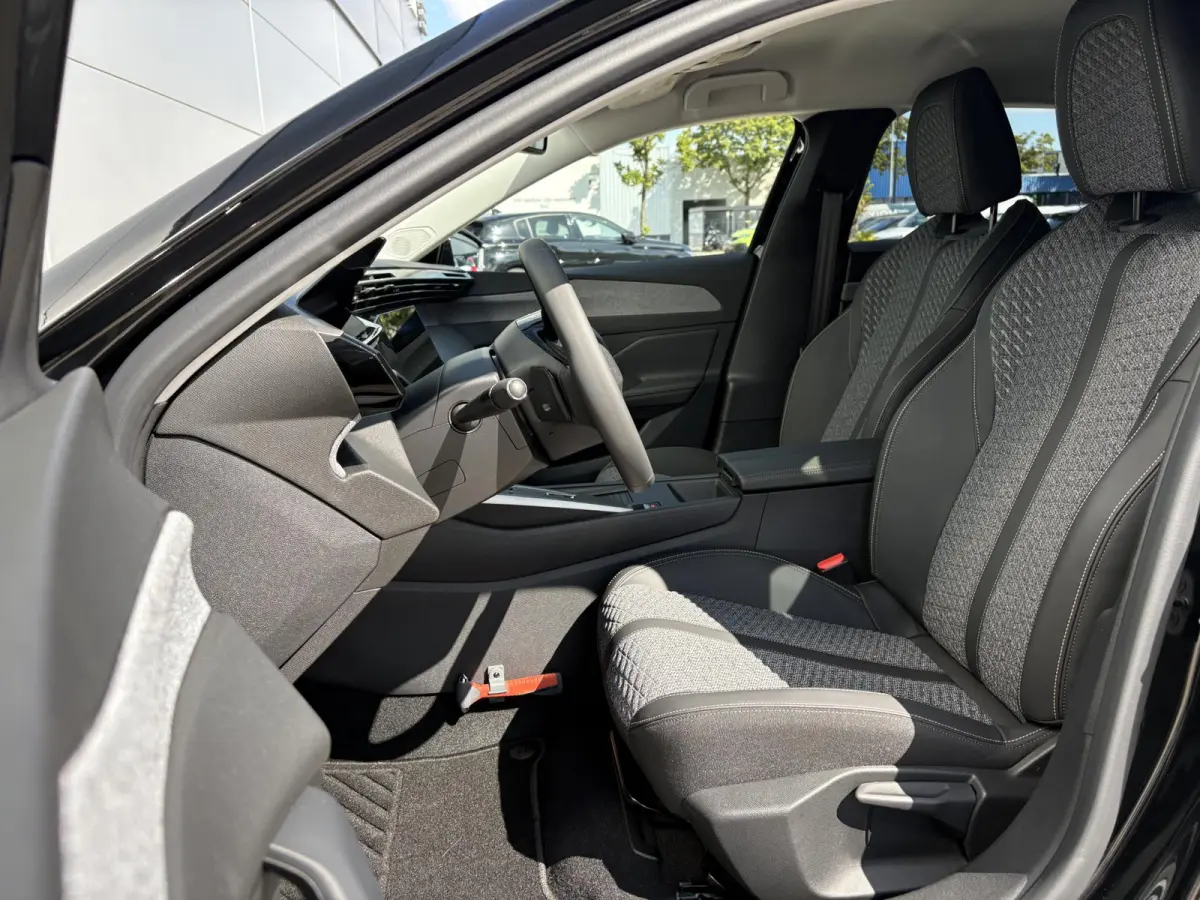 1.2 Hybrid 145 e-DCS6 Allure | 360 Camera | Adaptieve Cruise Control | Navigatie | Apple Carplay/Android Auto