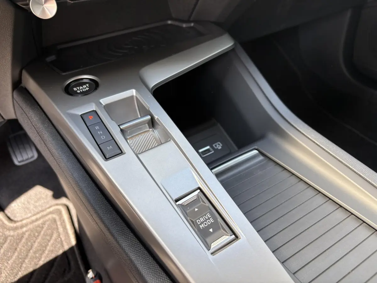 1.2 Hybrid 145 e-DCS6 Allure | 360 Camera | Adaptieve Cruise Control | Navigatie | Apple Carplay/Android Auto