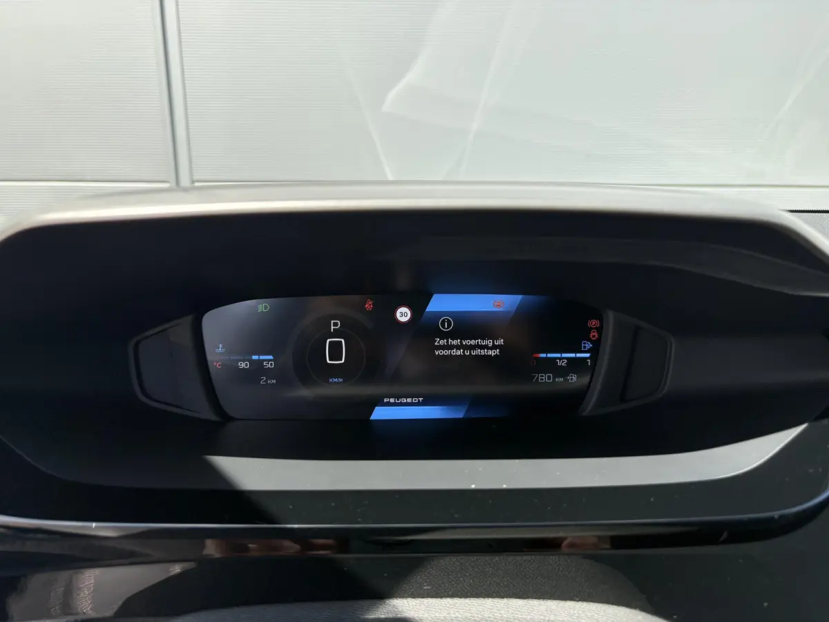 1.2 Hybrid 145 e-DCS6 Allure | 360 Camera | Adaptieve Cruise Control | Navigatie | Apple Carplay/Android Auto