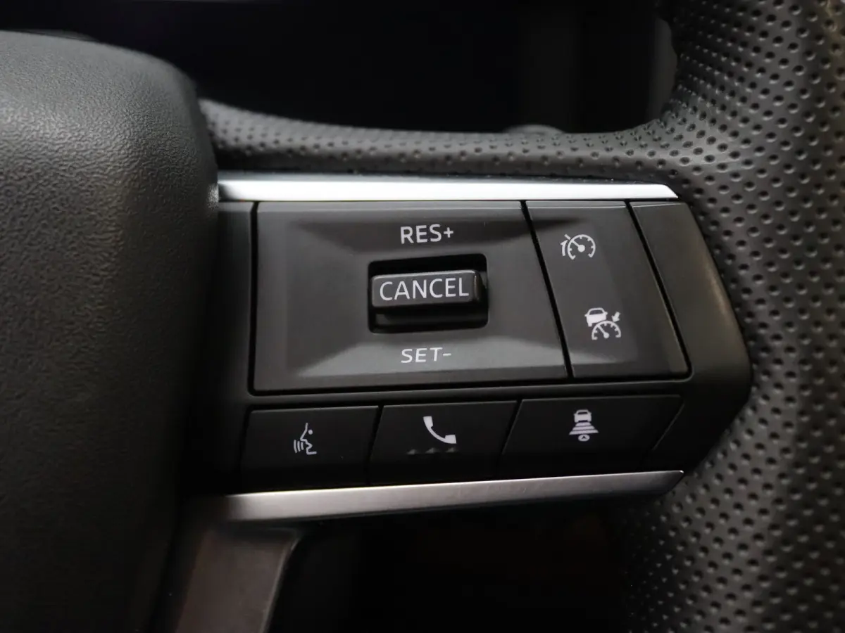 306pk PHEV Instyle+ Apple Carplay/Android Auto | Climate