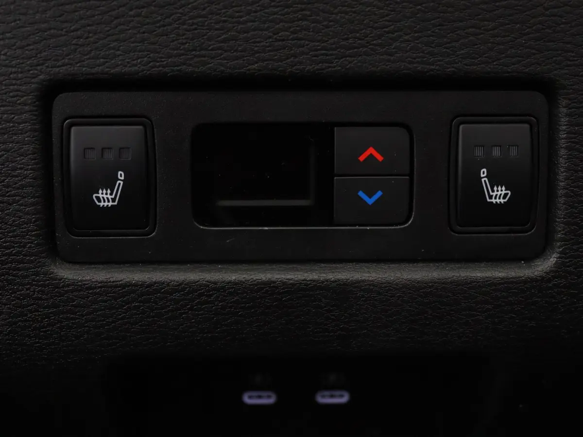 306pk PHEV Instyle+ Apple Carplay/Android Auto | Climate