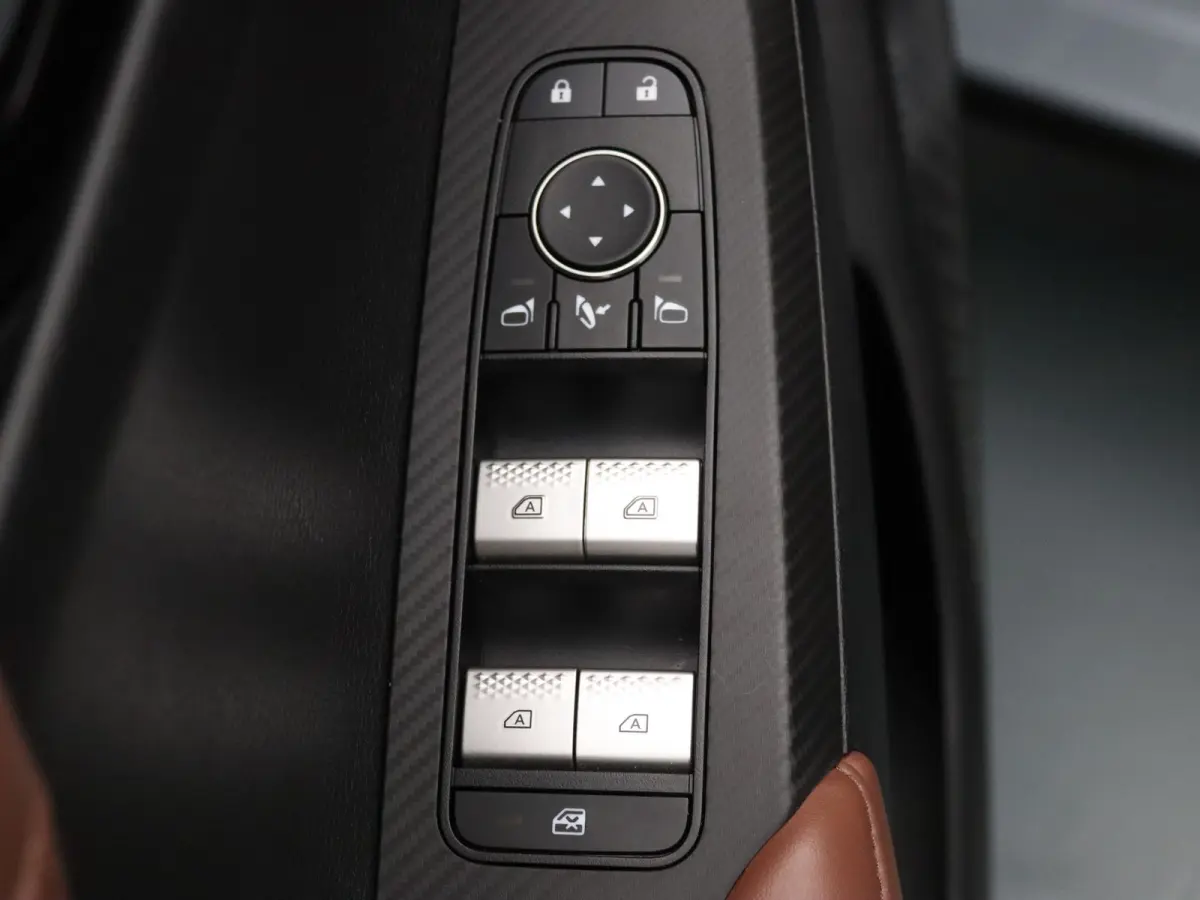 306pk PHEV Instyle+ Apple Carplay/Android Auto | Climate