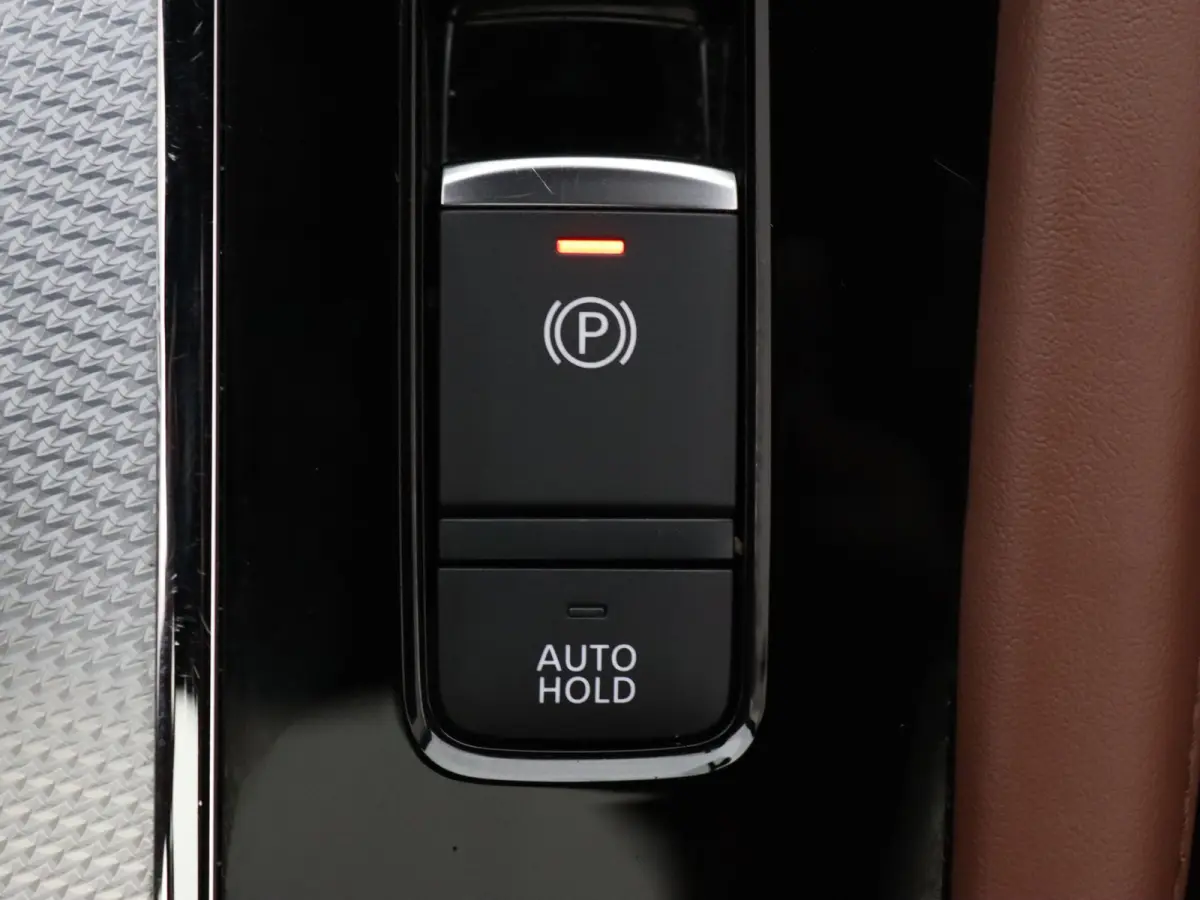 306pk PHEV Instyle+ Apple Carplay/Android Auto | Climate