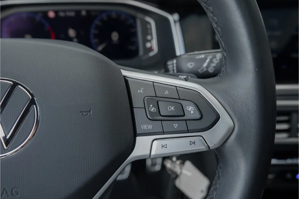 1.0 TSI R-Line Pano ACC Camera Virtual Dash Ascotgrau