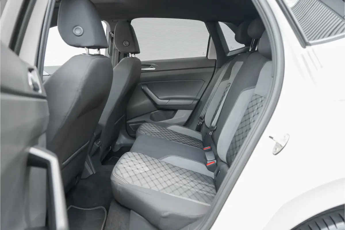 1.0 TSI R-Line Pano ACC Camera Virtual Dash Ascotgrau