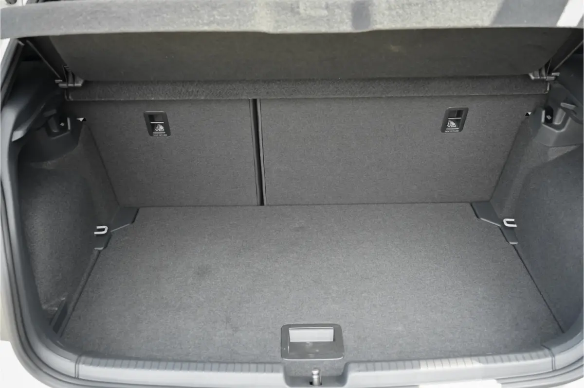1.0 TSI R-Line Pano ACC Camera Virtual Dash Ascotgrau