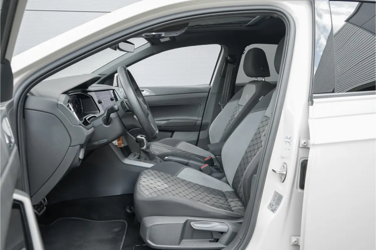 1.0 TSI R-Line Pano ACC Camera Virtual Dash Ascotgrau