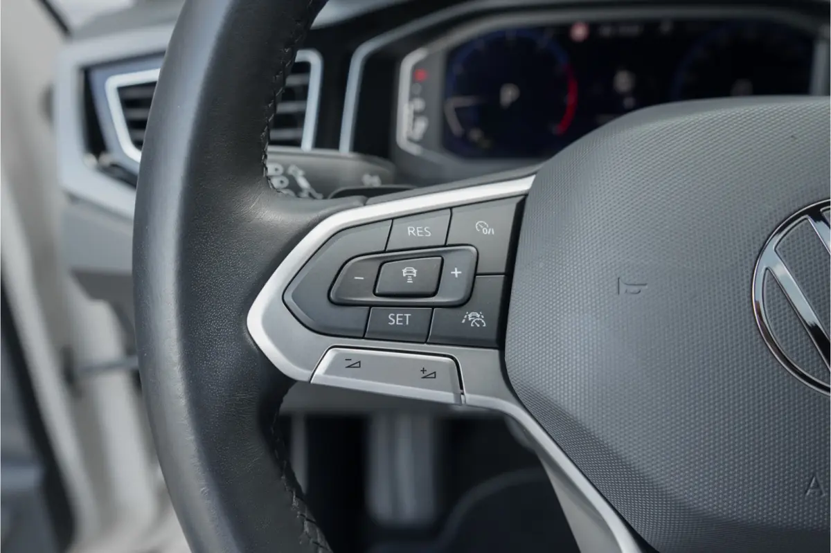 1.0 TSI R-Line Pano ACC Camera Virtual Dash Ascotgrau