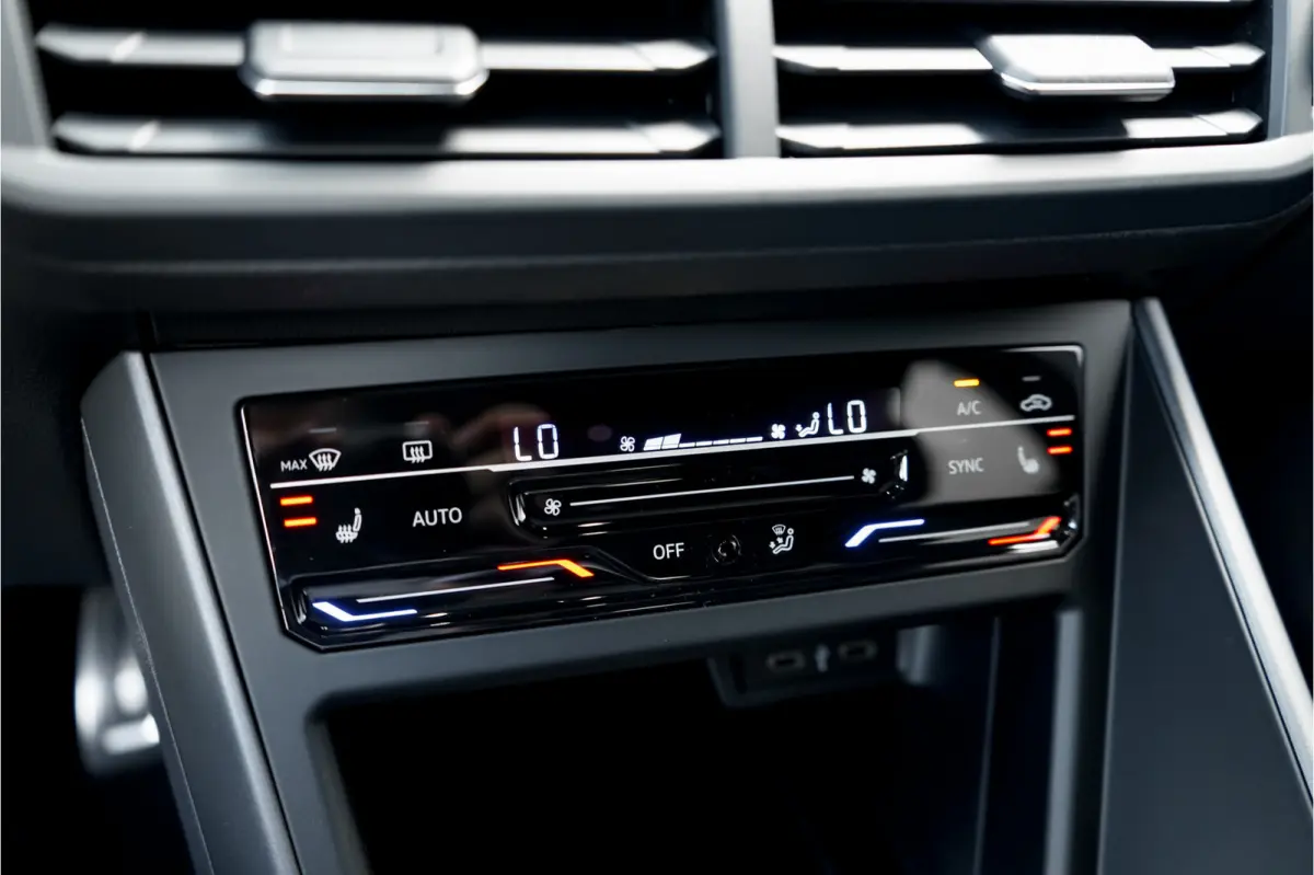 1.0 TSI R-Line Pano ACC Camera Virtual Dash Ascotgrau